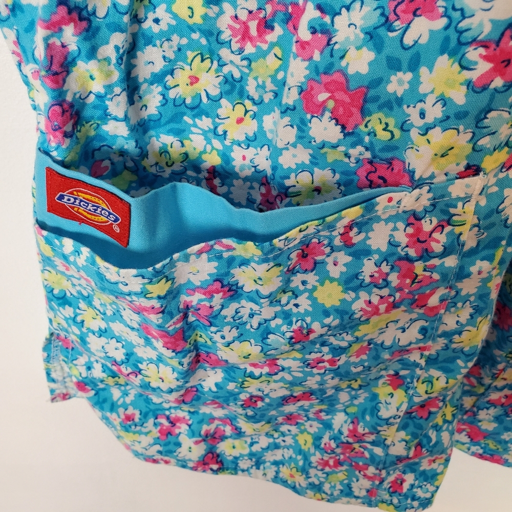 Dickies scrub top like new floral print - Picture 4 of 5